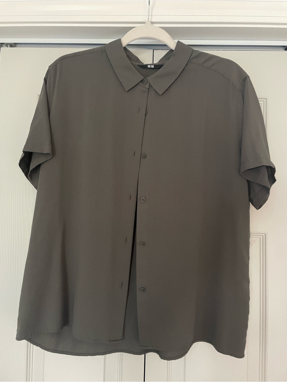 Uniqlo Women’s/Unisex Short-Sleeve Button-Down Shirt - Olive Green
